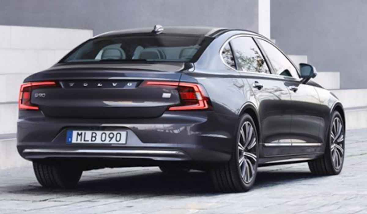 2022 Volvo S90