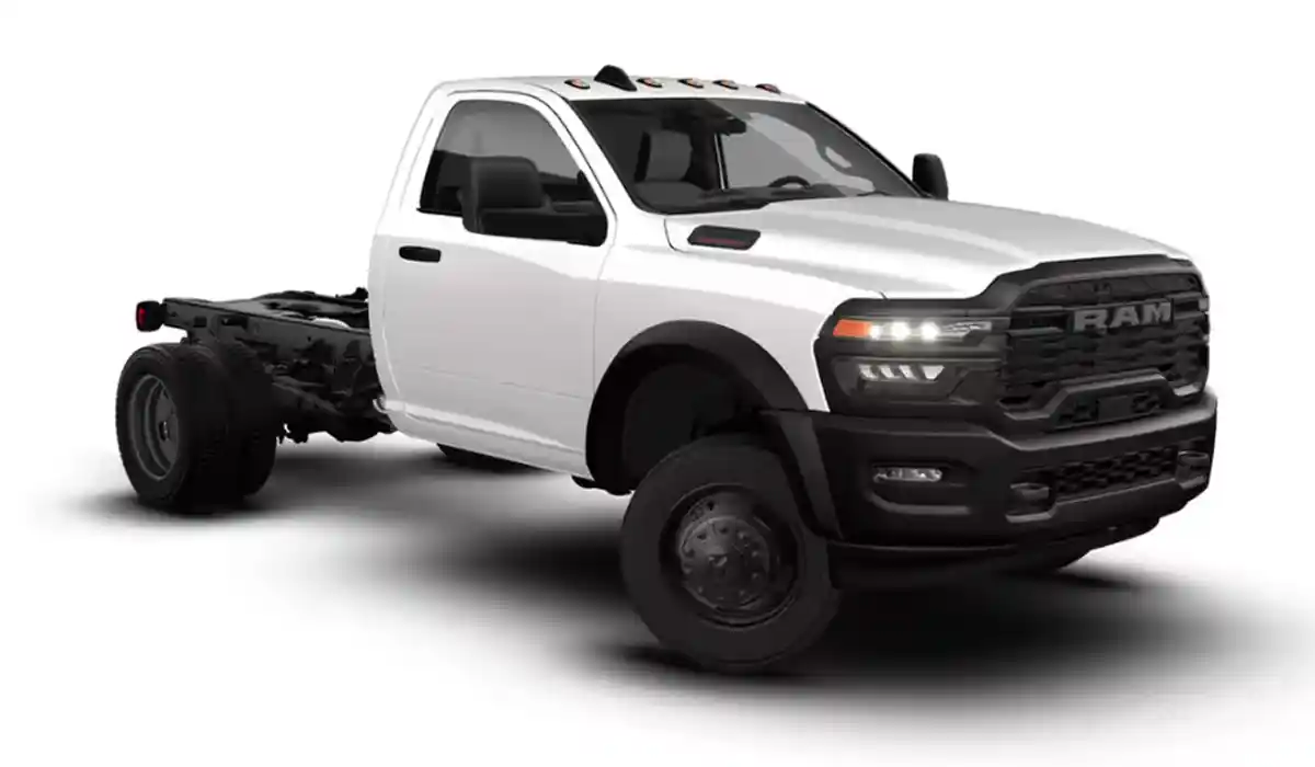Ram 5500 Tradesman® Chassis Regular Cab 4x2 60" Ca 2027 RAM 5500