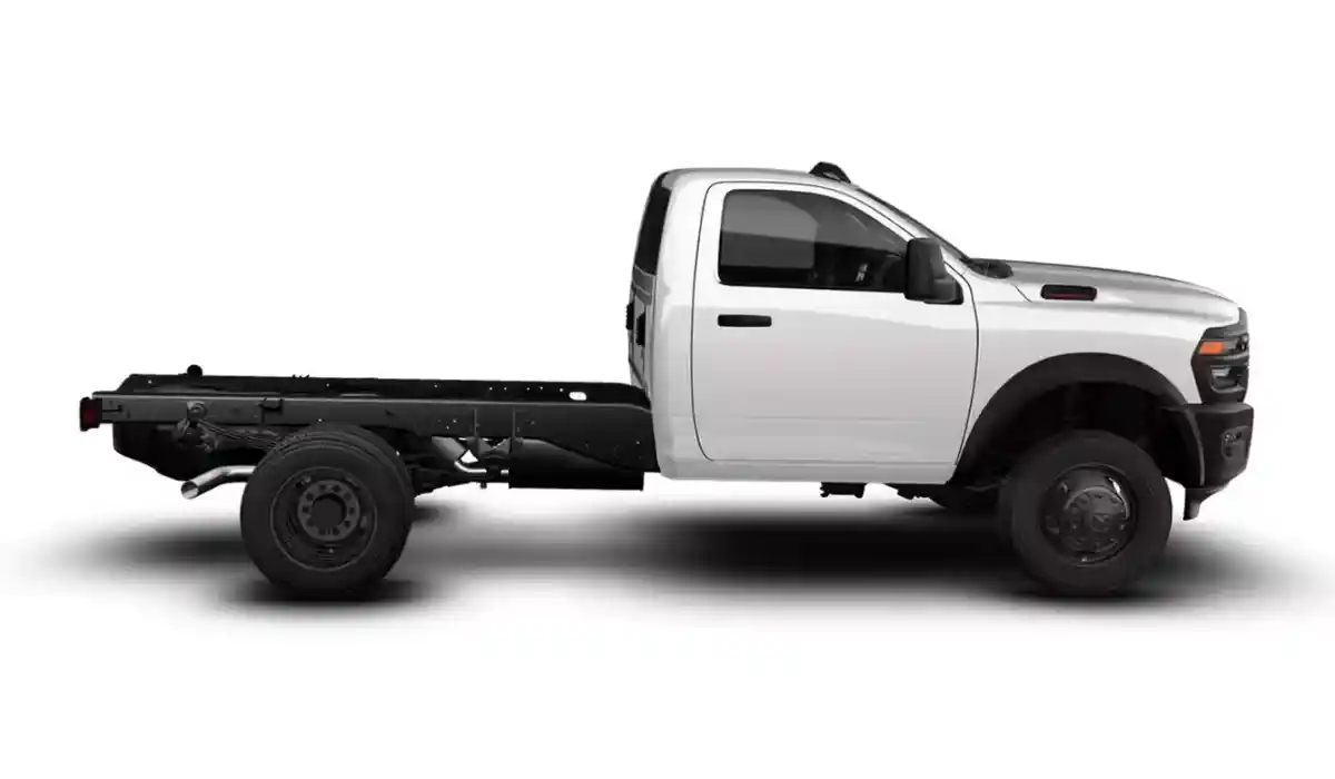 Ram 5500 Tradesman® Chassis Regular Cab 4x2 60" Ca 2027 RAM 5500