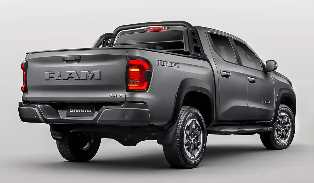 Dakota features upscale design, advanced tech, and a powerful turbodiesel engine for off-road use. 2027 RAM Dakota